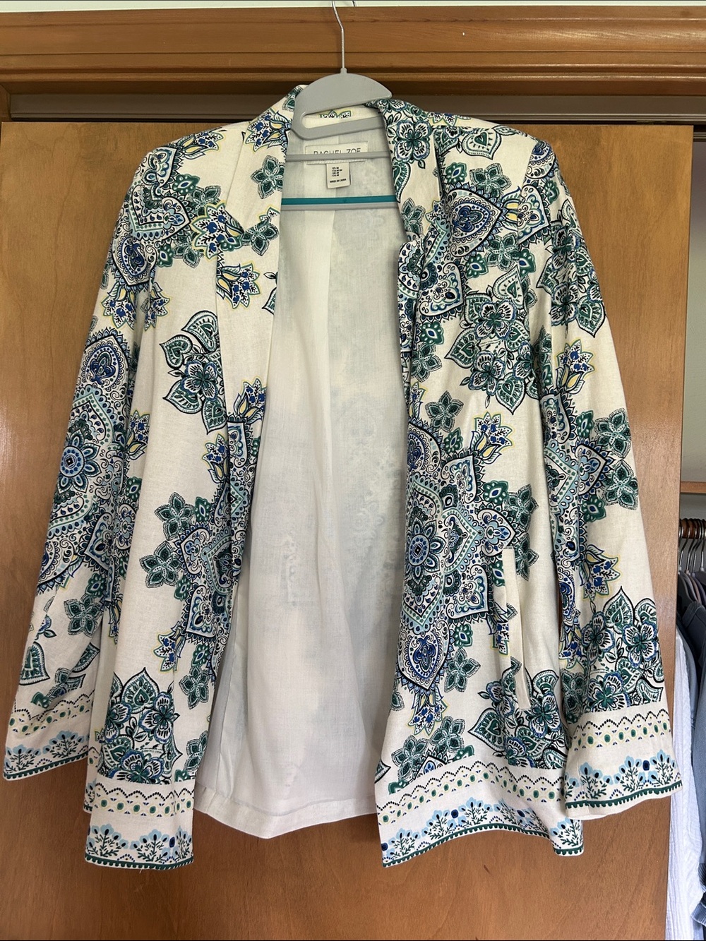 Rachel Zoe White Open-Front Jacket with Green & Blue Paisley
